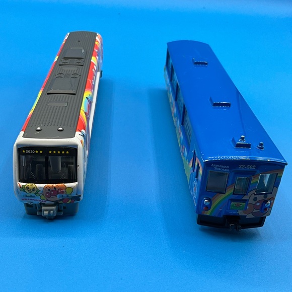 A Lot Of 2 Vintage AGATSUMA DIAPET Dosan Line RED And Blue 2012 ANPANMAN Trains - Picture 3 of 8